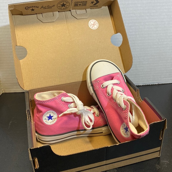 Girls pink converse sneakers - Picture 1 of 3